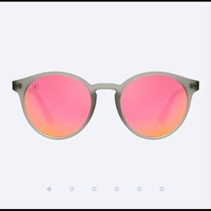 BLENDERS EYEWEAR - Creative Romance edition